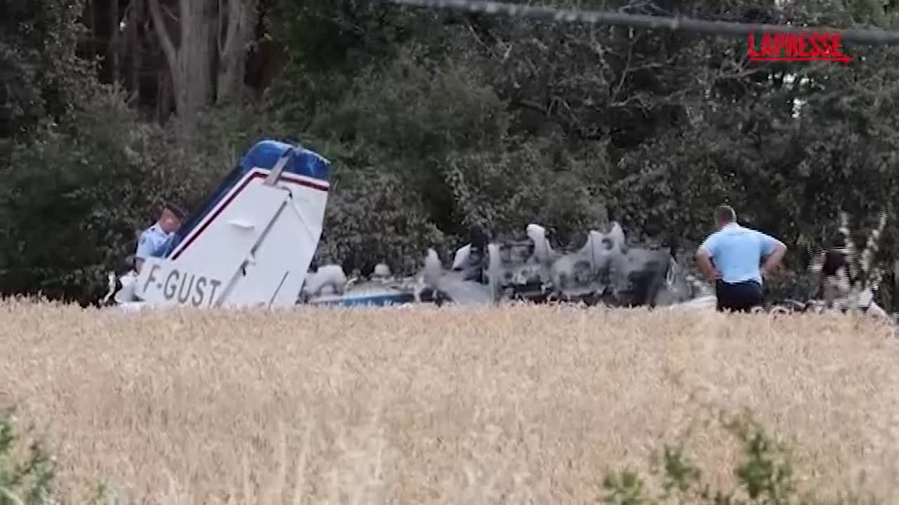 francia uno dei fondatori di ubisoft muore in incidente aereo le immagini dal luogo dello schianto da Lapresse.it francia uno dei fondatori di ubisoft muore in incidente aereo le immagini dal luogo dello schianto