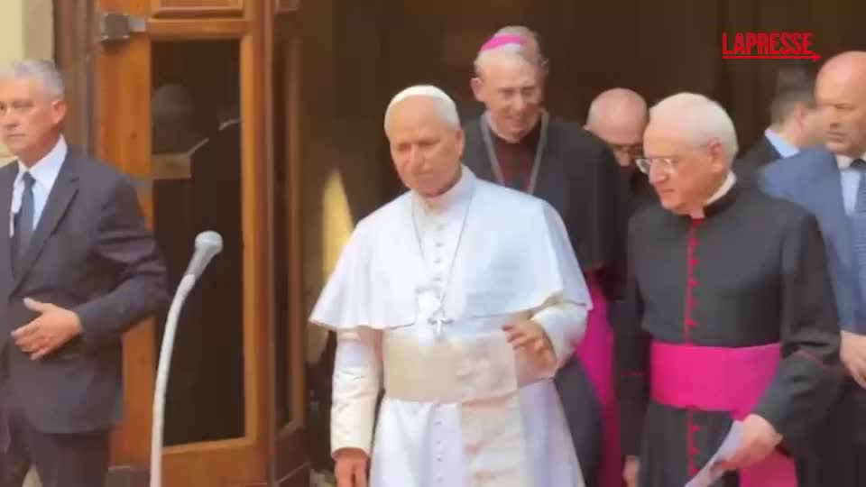 papa leone xiv a pavia bagno di folla per prevost fuori da san pietro in ciel d8217oro da Lapresse.it papa leone xiv a pavia bagno di folla per prevost fuori da san pietro in ciel d8217oro