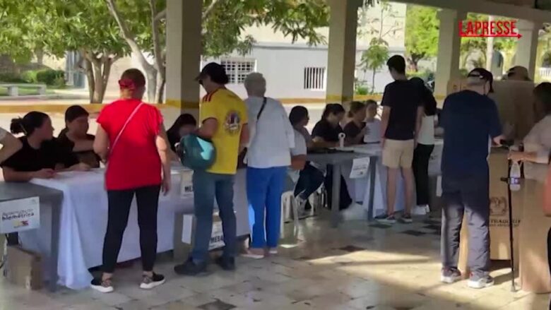 Colombia, urne aperte per il ballottaggio: si elegge il nuovo presidente