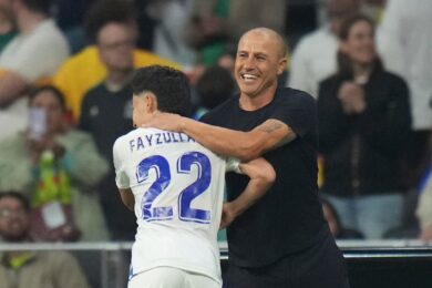 Mondiali 2026, Cannavaro riceve piccolo tifoso Uzbekistan che aveva pianto per sconfitta