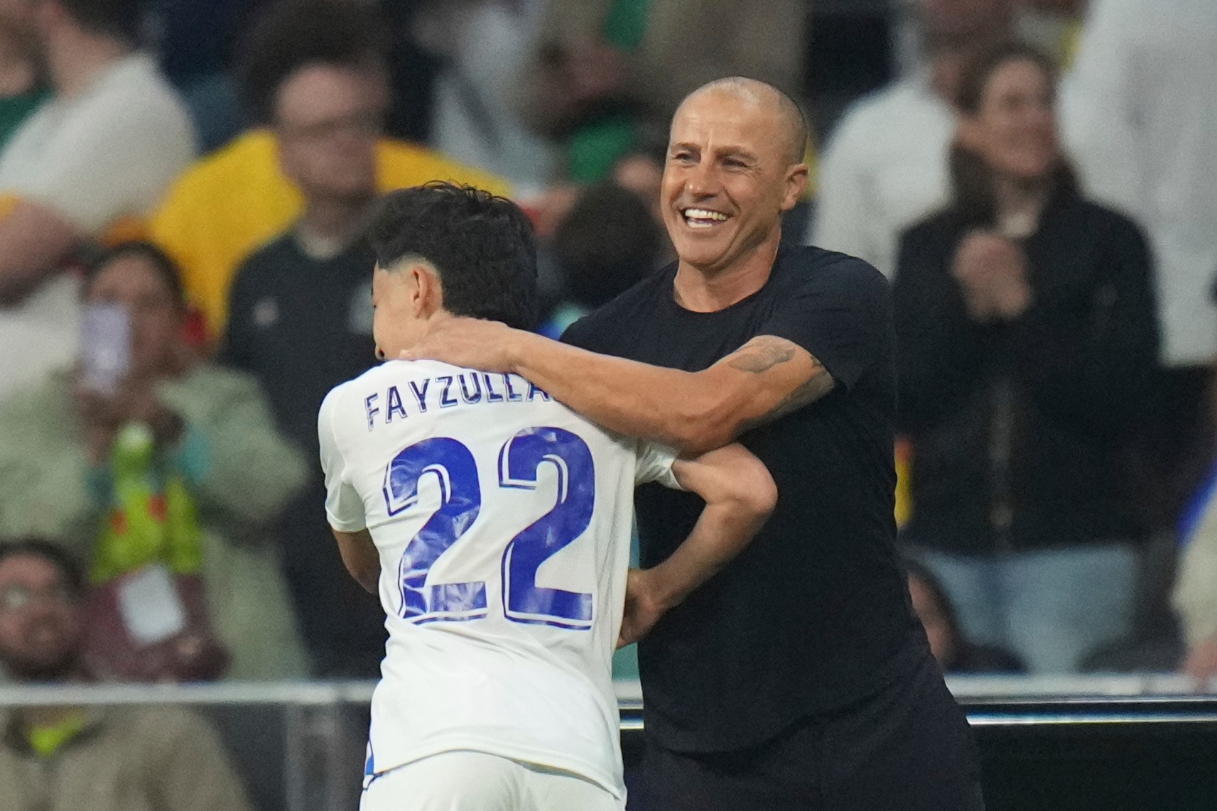 Mondiali 2026, Cannavaro riceve piccolo tifoso Uzbekistan che aveva pianto per sconfitta Mondiali 2026, Cannavaro riceve piccolo tifoso Uzbekistan che aveva pianto per sconfitta