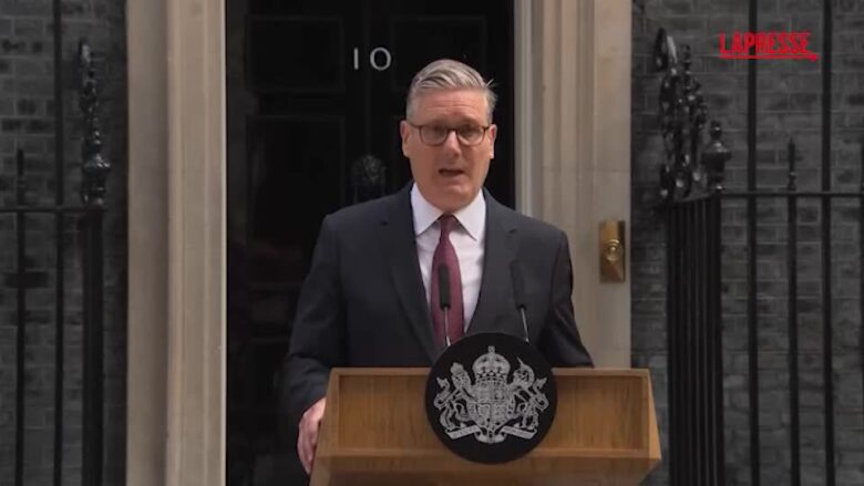 Regno Unito, il premier Keir Starmer si dimette: l’annuncio