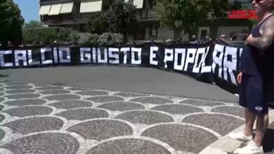Figc, davanti a hotel protesta ultras ‘per calcio giusto e popolare’