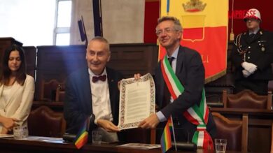 Napoli, Franco Grillini riceve la cittadinanza onoraria a 30anni dal primo Pride partenopeo
