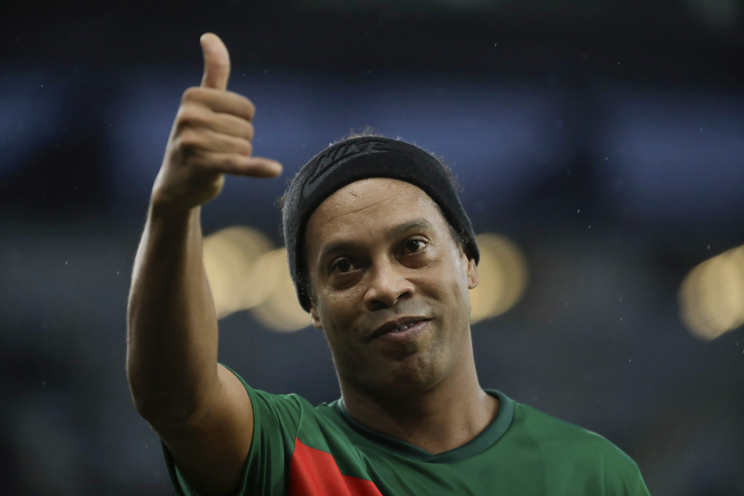 Ronaldinho al Ravenna, adesso è ufficiale: “Segno un ultimo gol da professionista” Ronaldinho al Ravenna, adesso è ufficiale: “Segno un ultimo gol da professionista”
