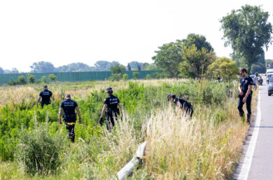 Agente in moto morto dopo un inseguimento a Milano, arrestato il 27enne alla guida dell’auto pirata: “Avevo della droga”