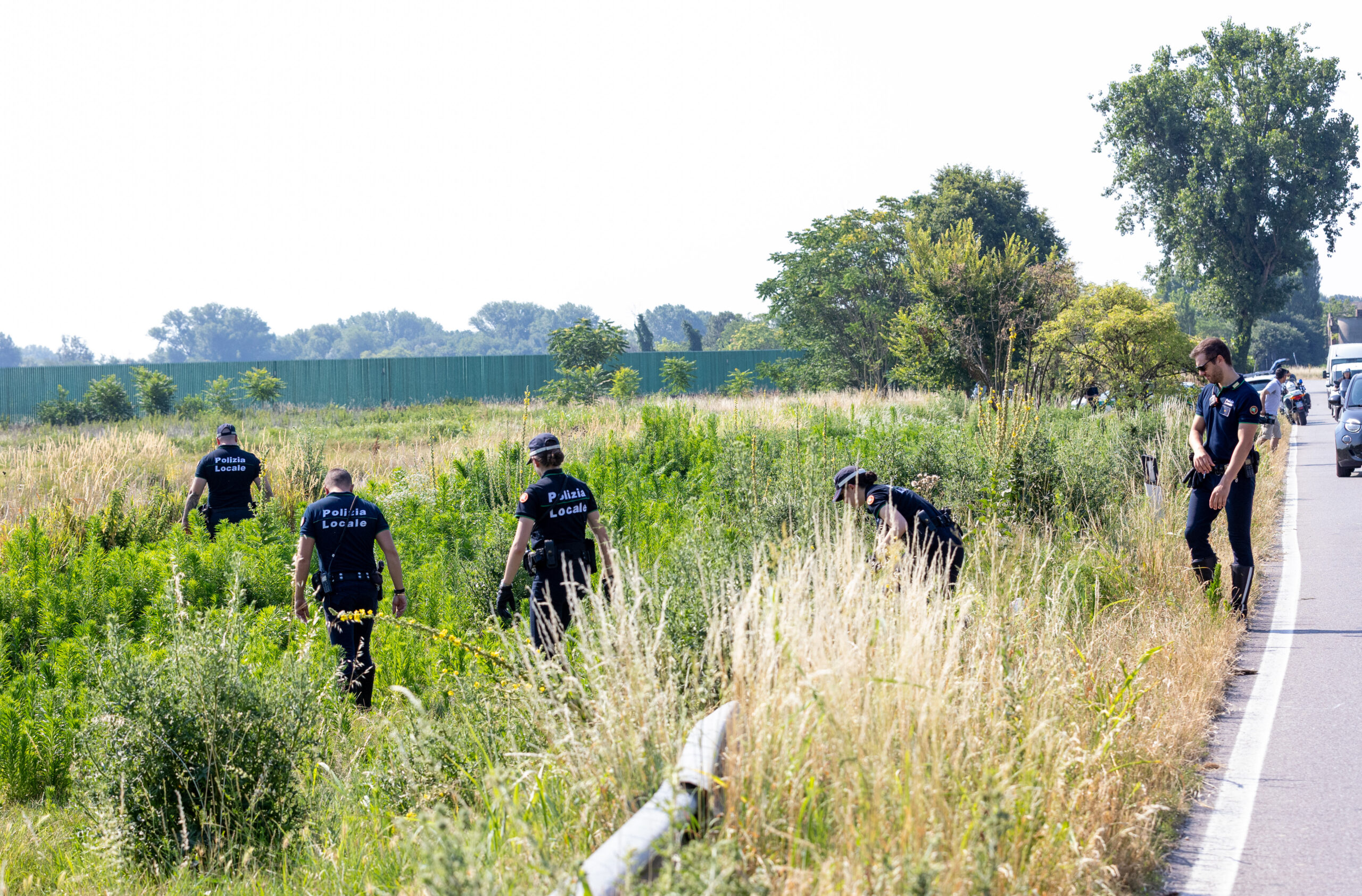 Agente in moto morto dopo un inseguimento a Milano, arrestato il 27enne alla guida dell’auto pirata: “Avevo della droga”