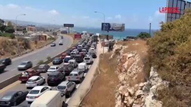 Libano, migliaia di sfollati tornano a casa: traffico intenso a sud di Beirut