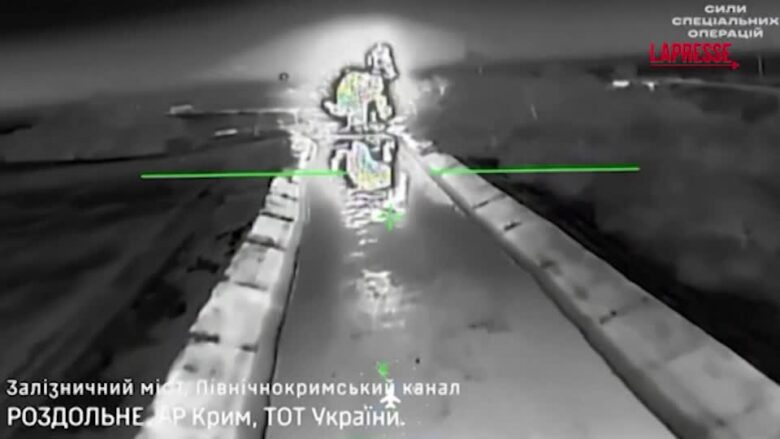 Ucraina, Kiev colpisce in Crimea: attaccati ponti e centrali elettriche