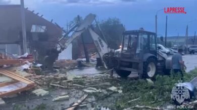 Russia, tornado negli Urali: decine di case distrutte e 16 feriti