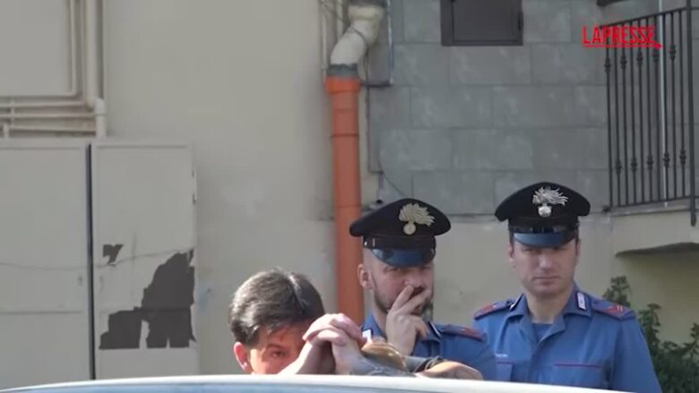Napoli, 21enne ucciso a colpi di pistola: il dolore di parenti e amici