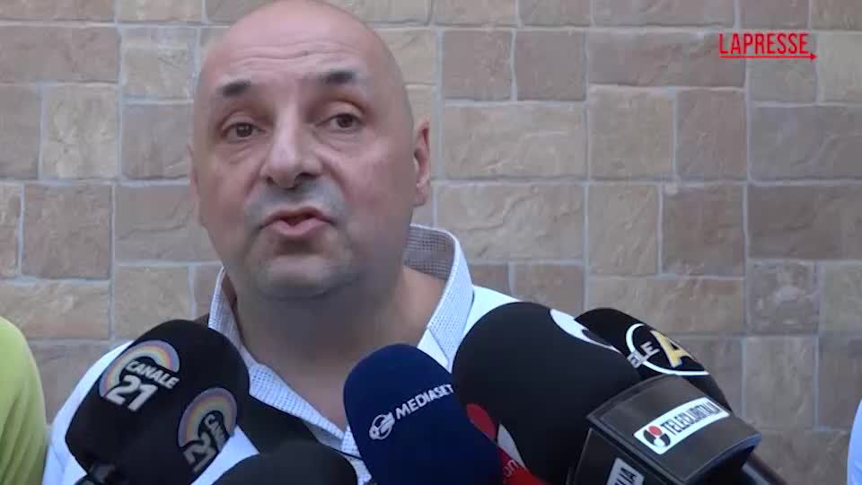 Napoli: 21enne ucciso, il parroco: "Era un lavoratore, nessun legame con i clan"