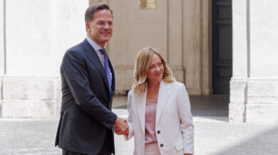 Rutte rivela: “500 aerei Usa decollati da basi in Italia”. Ministero della Difesa: “Messaggio fallace”