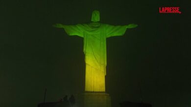 Rio de Janeiro, il Cristo Redentore si illumina per i Mondiali femminili
