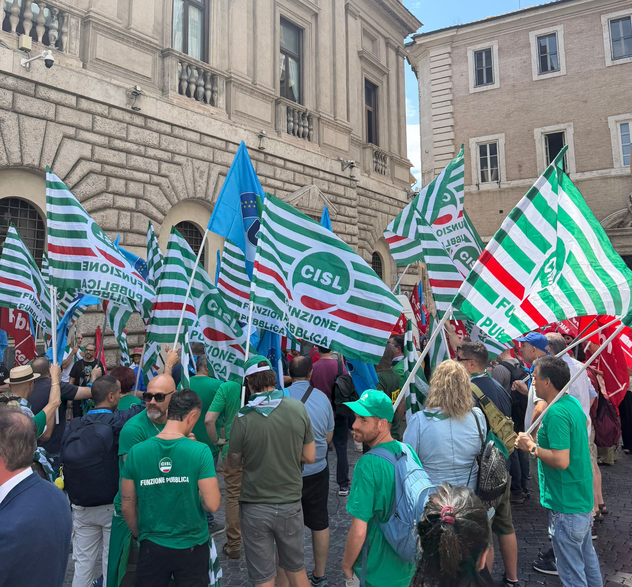 Sanità privata e settore sociosanitario, i sindacati: “In piazza contro l’emendamento della vergogna” Sanità privata e settore sociosanitario, i sindacati: “In piazza contro l’emendamento della vergogna”