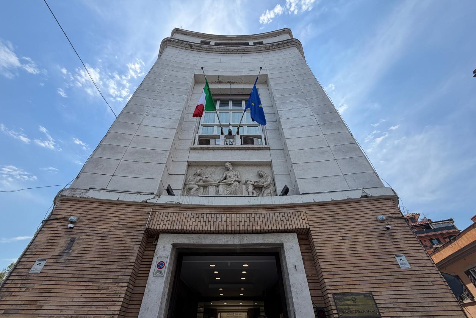Medici di famiglia nelle Case di comunità: è fatta, ora si passa agli ospedalieri Medici di famiglia nelle Case di comunità: è fatta, ora si passa agli ospedalieri