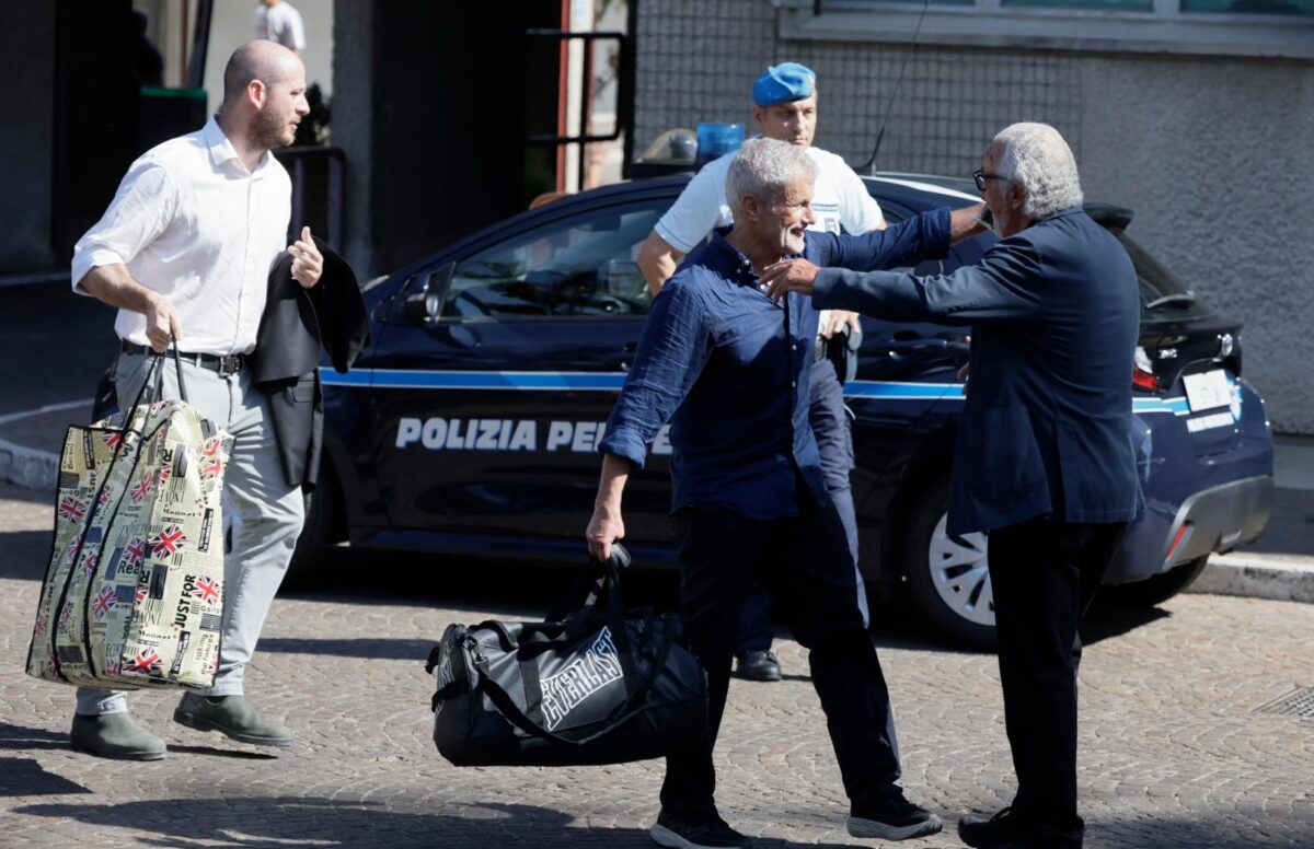 Alemanno, l’ex sindaco di Roma è uscito dal carcere: “Esco da innocente” Alemanno, l’ex sindaco di Roma è uscito dal carcere: “Esco da innocente”