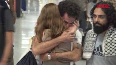 Flotilla, attivisti tornati in Italia. Centrone: "Abbiamo subito cose inaccettabili"