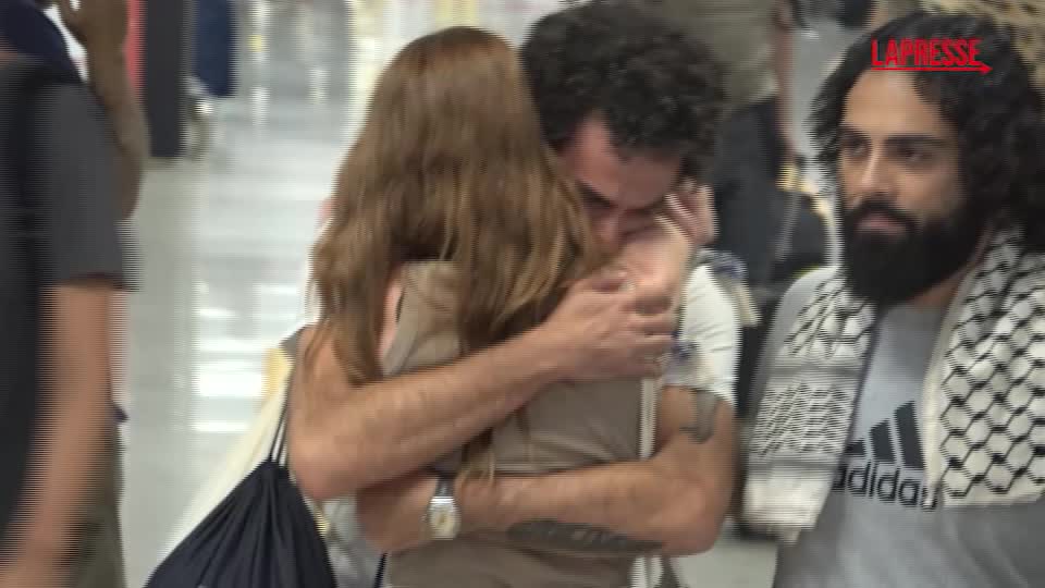 Flotilla, attivisti tornati in Italia. Centrone: "Abbiamo subito cose inaccettabili"