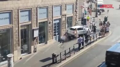 Roma, investita da un taxi in Via del Tritone: donna in gravi condizioni