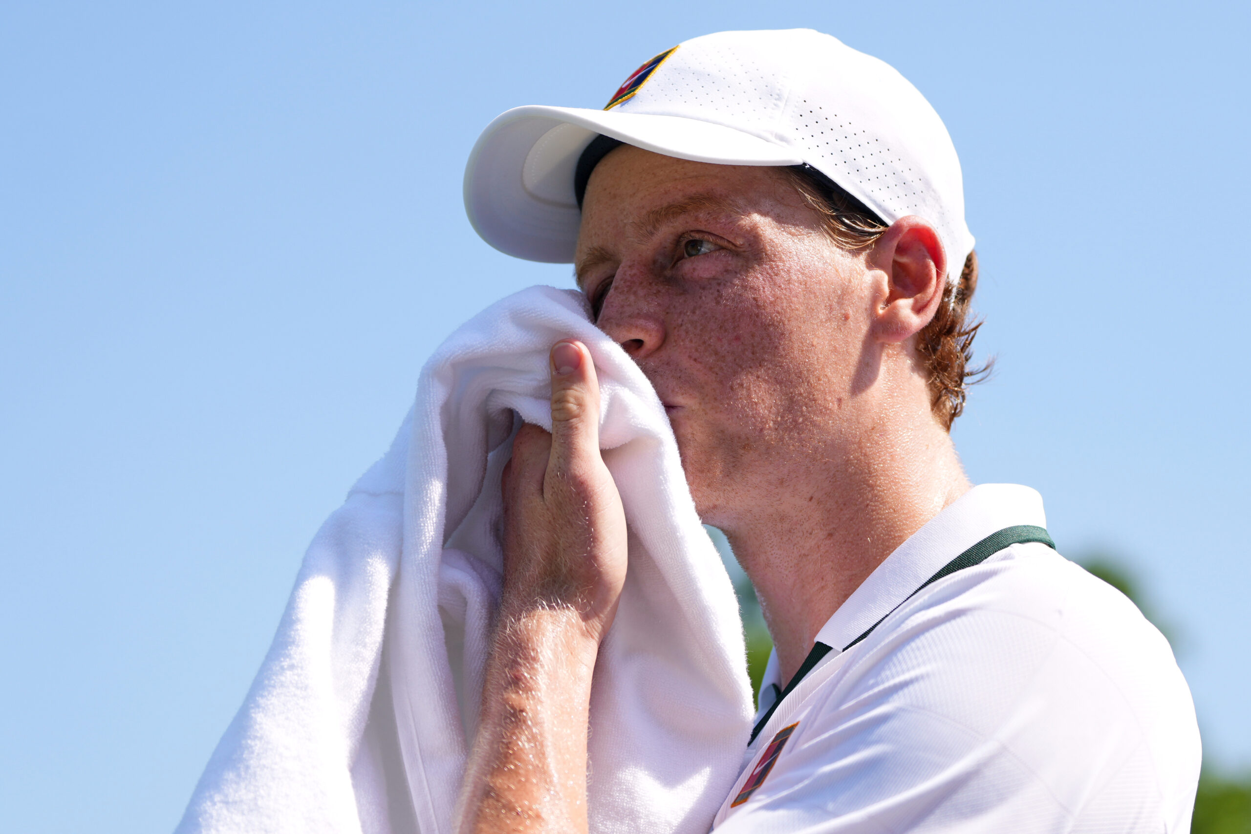 Sinner e il gilet refrigerante: il rimedio contro il caldo a Wimbledon