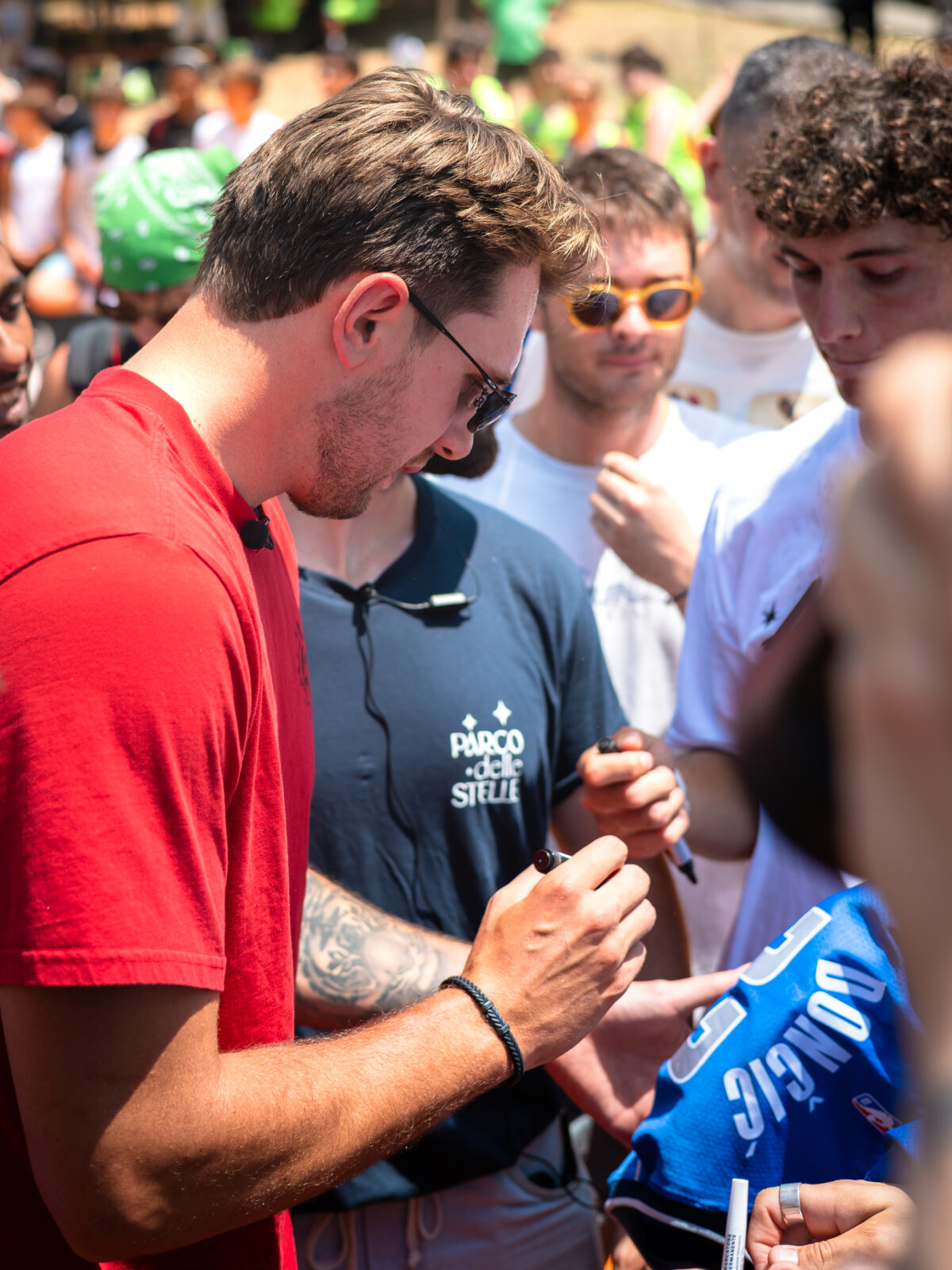 Doncic a Roma, ‘blitz’ a San Lorenzo poi da Gualtieri in Campidoglio – Le foto