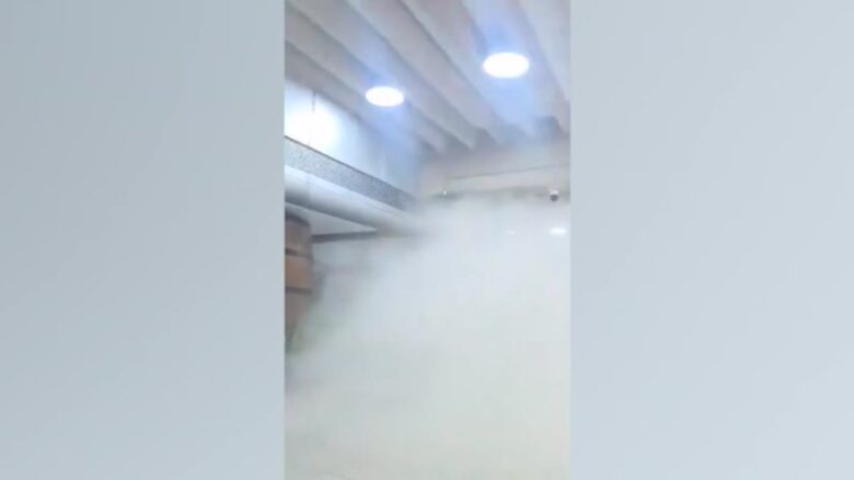 Terremoto in Venezuela, paura e crolli all'aeroporto di Caracas