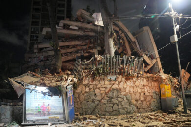 Un edificio crollato in seguito a un terremoto a Caracas, in Venezuela, mercoledì 24 giugno 2026. (Foto AP/Adrian Naranjo)