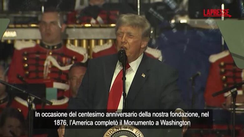 Donald Trump in comizio: “150 anni fa lavori Statua Libertà, oggi la sala da ballo più bella del mondo”