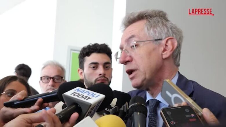 Napoli, Manfredi: "Troppo facile reperire armi"
