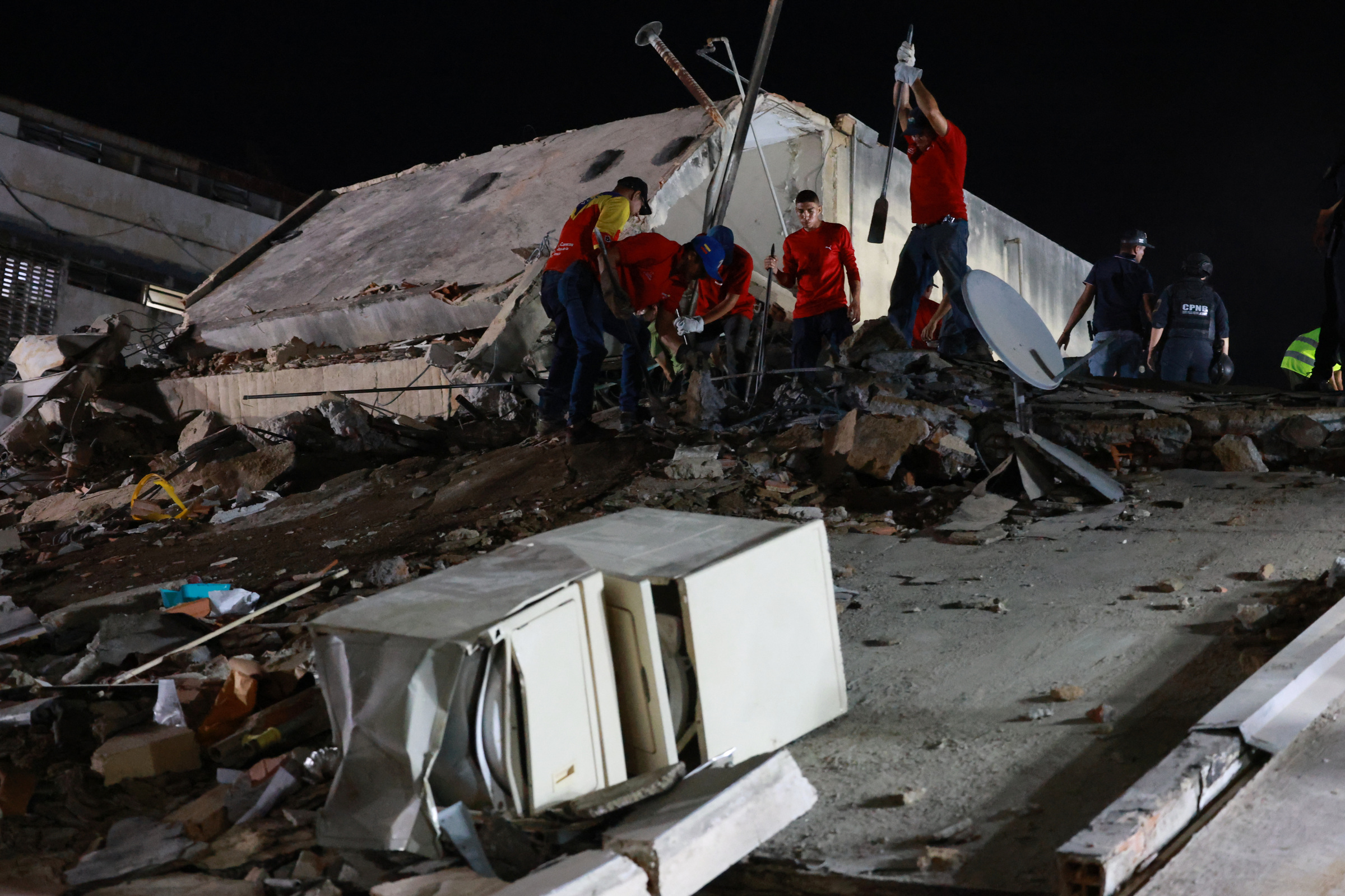 Terremoto in Venezuela, crolli e palazzi in macerie – Le foto