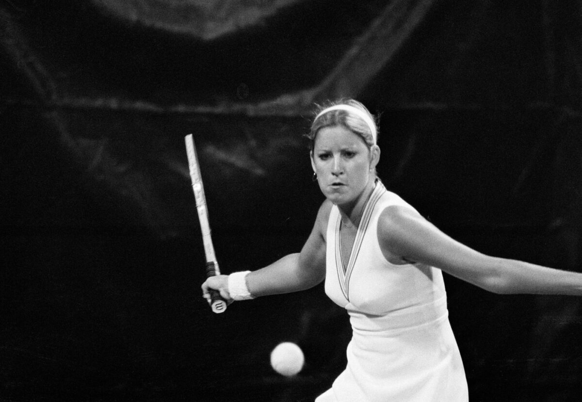 Chris Evert, il cancro alle ovaie è tornato: “È implacabile ma resto ottimista”