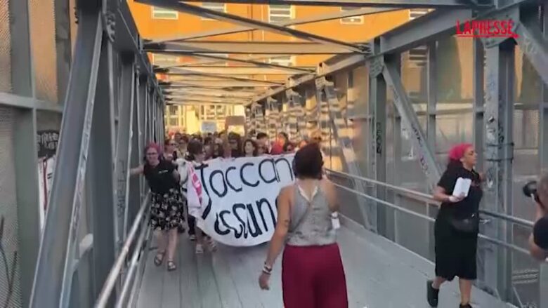 Donna aggredita a Roma, 'Non una di meno': "No alla militarizzazione"