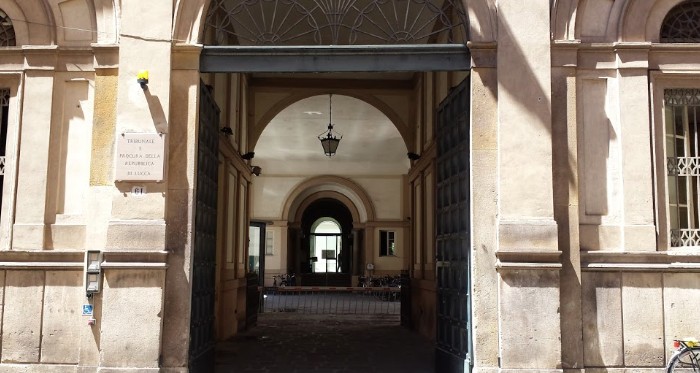 Camaiore, convalidato il fermo di Moriconi: è accusato di aver ucciso la moglie e il figlio