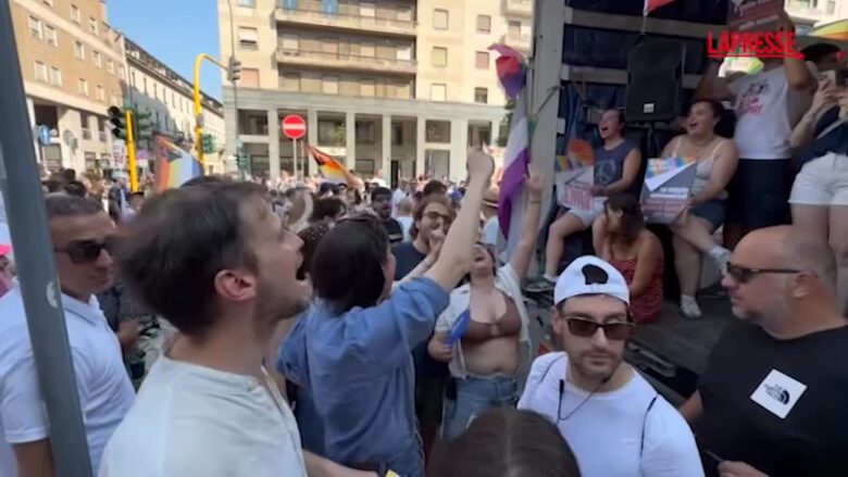 Milano Pride 2026, Schlein arriva a sorpresa e canta ‘maledetta primavera’