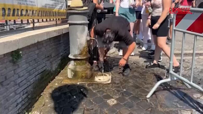 Caldo torrido a Roma, i rimedi dei turisti per resistere alle alte temperature