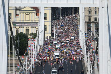 Decine di migliaia al Pride a Budapest, il primo dopo era Orban