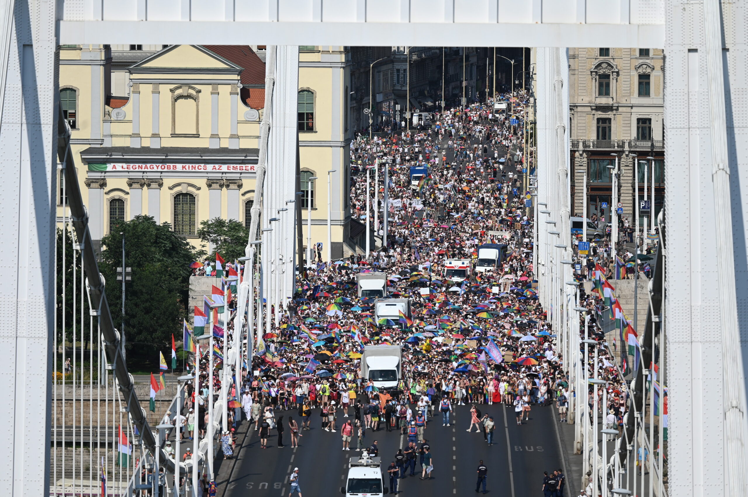 Decine di migliaia al Pride a Budapest, il primo dopo era Orban