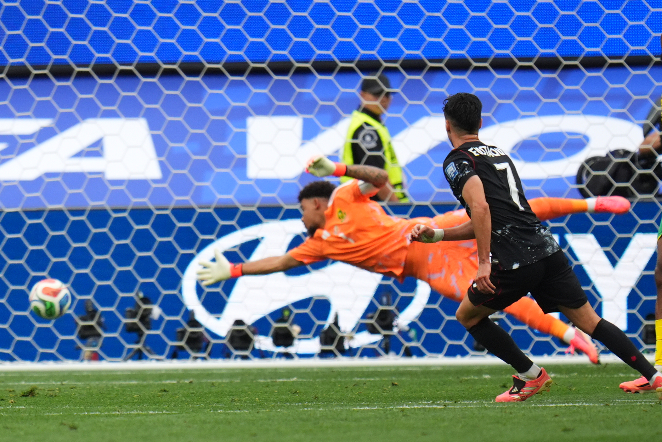 Mondiali 2026, il Canada batte 1-0 il Sudafrica e vola agli ottavi
