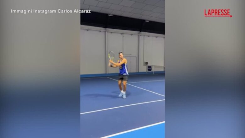 Carlos Alcaraz torna ad allenarsi con la racchetta