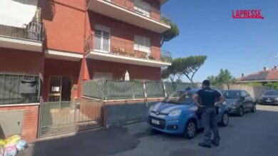 Triplice omicidio a Roma, continuano le ricerche del killer: fiori davanti alla casa della famiglia