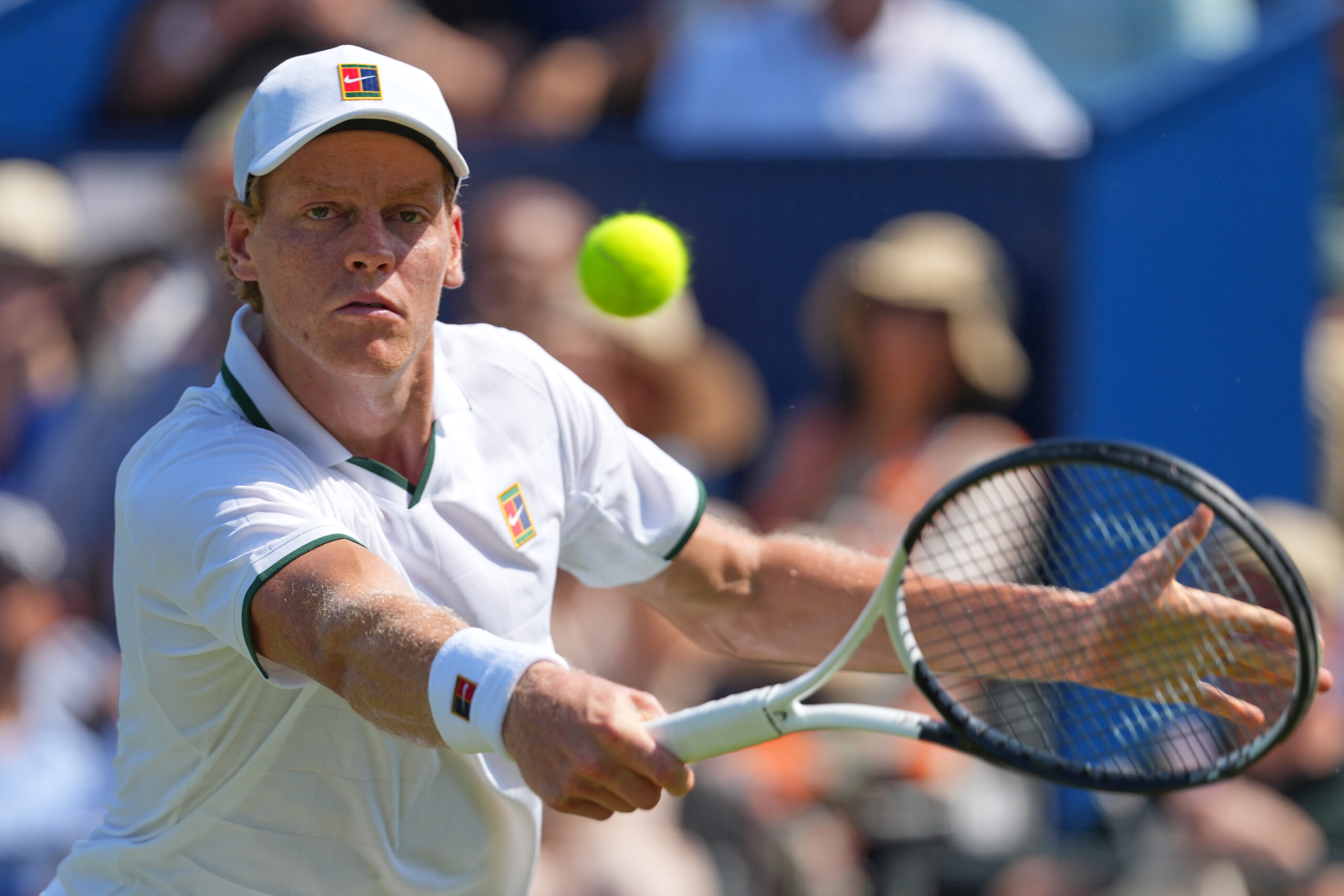 Sinner-Kecmanovic in campo a Wimbledon 2026: l’azzurro perde il primo set 6-4