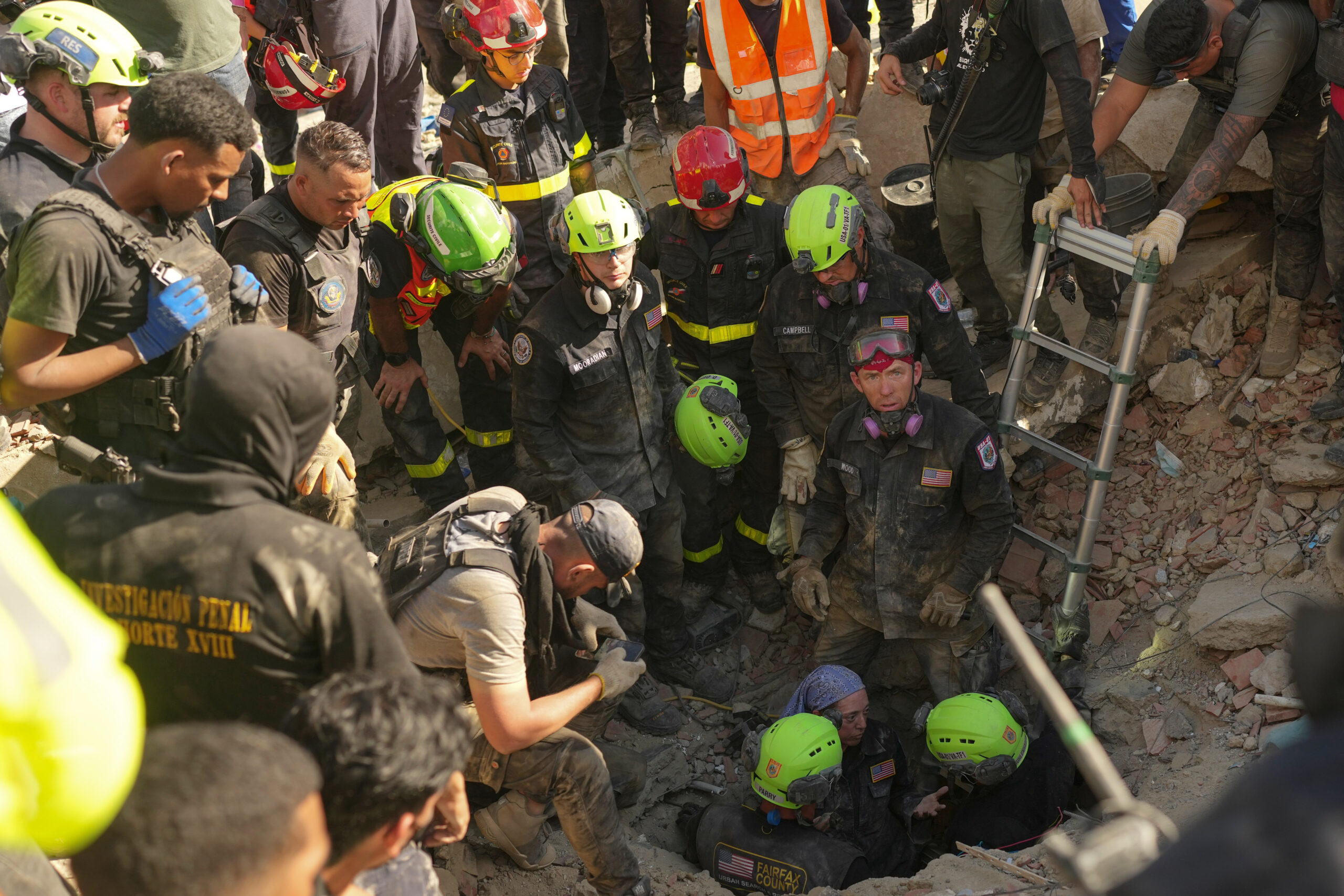 Venezuela, si cercano ancora i superstiti del terremoto: estratti vivi dalle macerie padre e figlio – La diretta