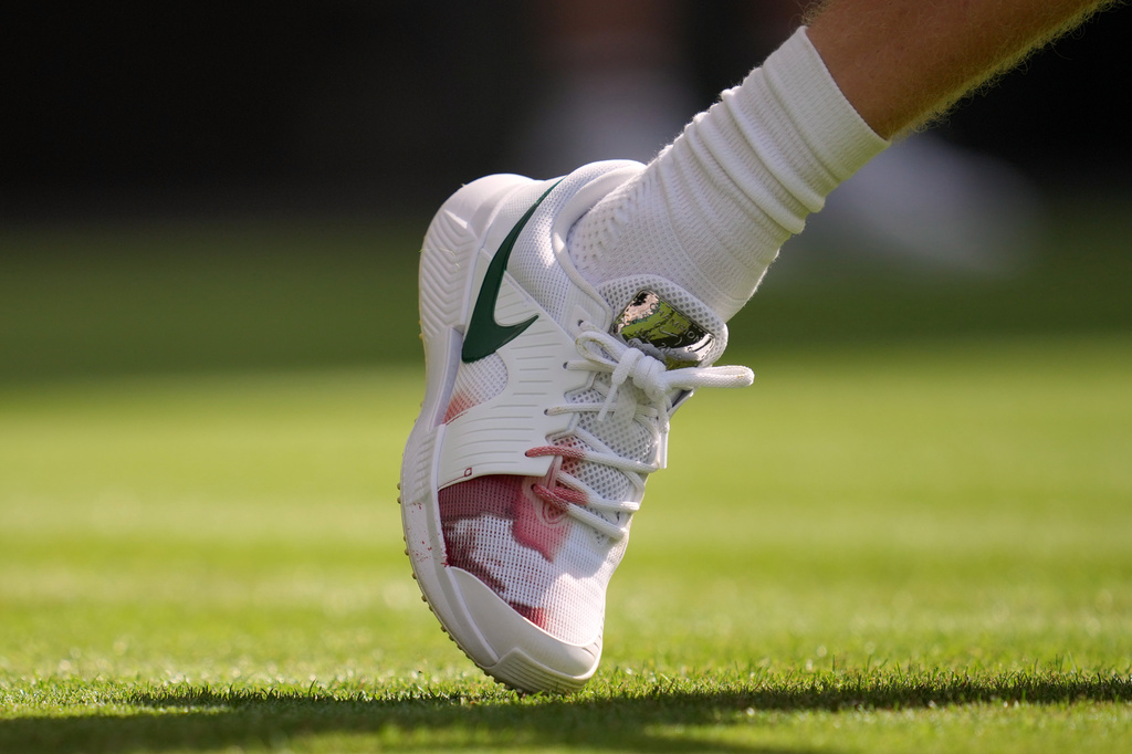 Sinner e la scarpa insanguinata a Wimbledon 2026, cosa è successo e come sta