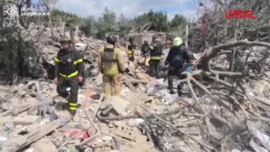 Ucraina, raid russo su Zaporizhzhia: due morti. Droni colpiscono anche Belgorod