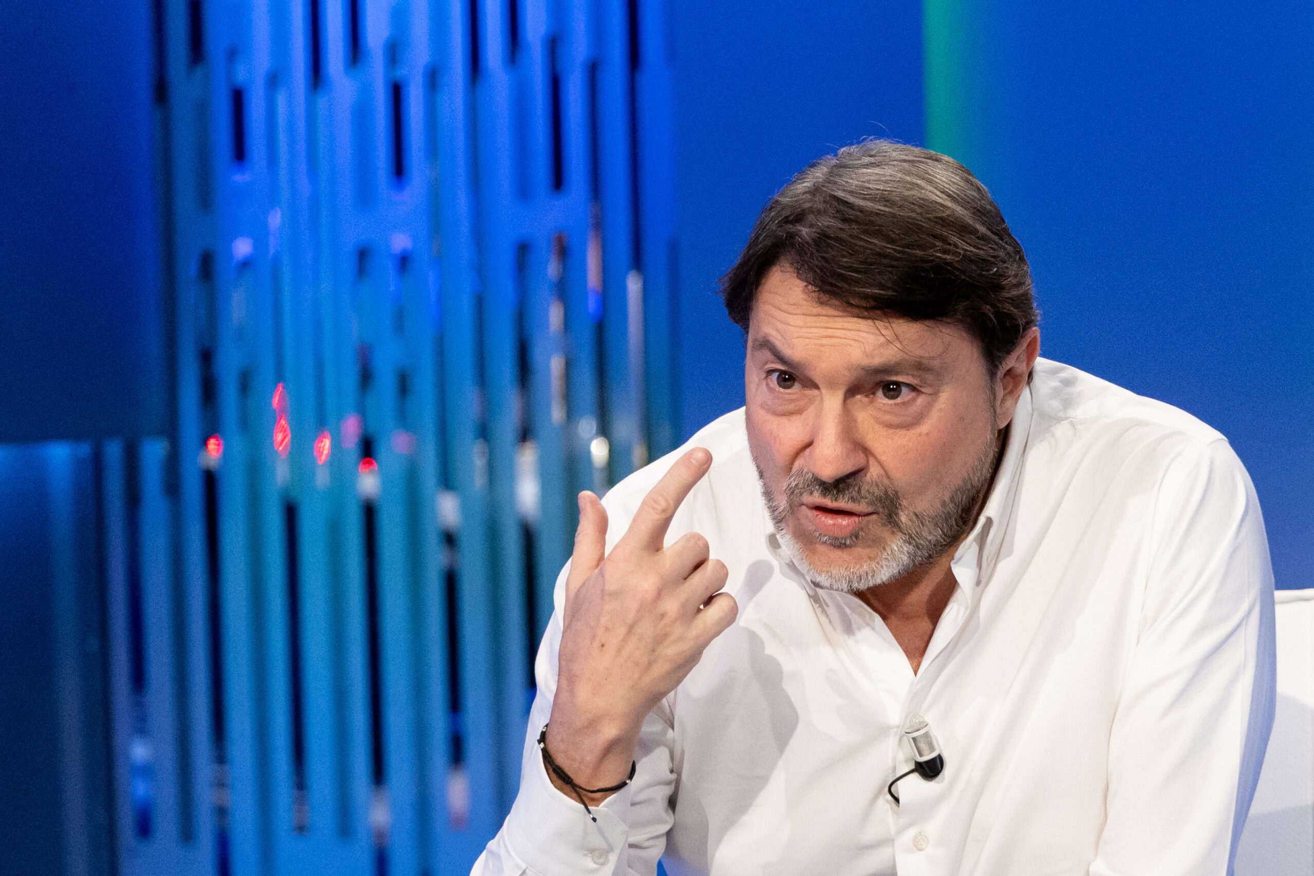 Sigfrido Ranucci, quattro misure cautelari per l’attentato ai danni del conduttore di Report