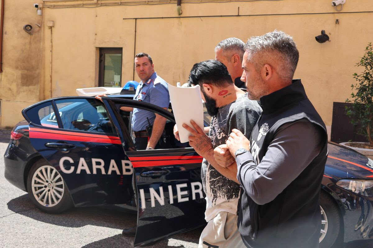 Galleria foto 'Attentato Ranucci, quattro misure cautelari. Un arrestato: “Sono andato a mettere la bomba, facciamo la storia”' - foto 1