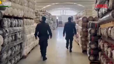 Prato, sequestrati oltre 11mln di euro tra tessuti e abiti importati illegalmente da Cina