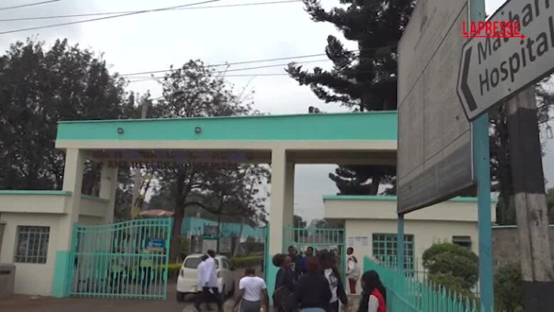 Kenya, in ospedale per la salute mentale ai pazienti offerta seduta dal barbiere