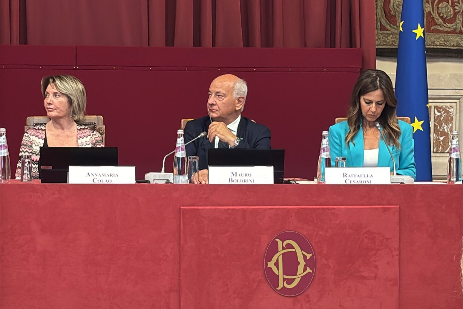 Menopausa? Sì, ma non meno donna, un libro per fare chiarezza